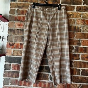 IZOD XFG Stretch Women’s Brown plaid Pants Size:8